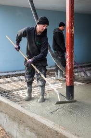 Selvudtørrende beton