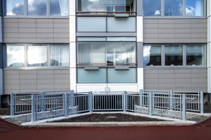 Case: Solceller, nye vinduer og isolering af tag og facade